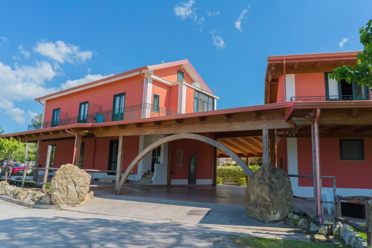 Terra Di Vento Bed & Breakfast Montecorvino Pugliano Ngoại thất bức ảnh