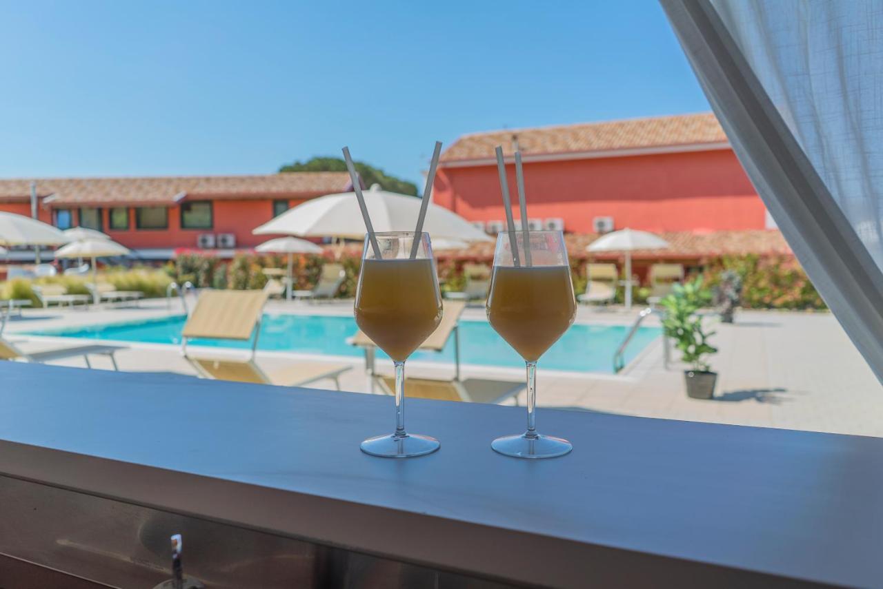Terra Di Vento Bed & Breakfast Montecorvino Pugliano Ngoại thất bức ảnh